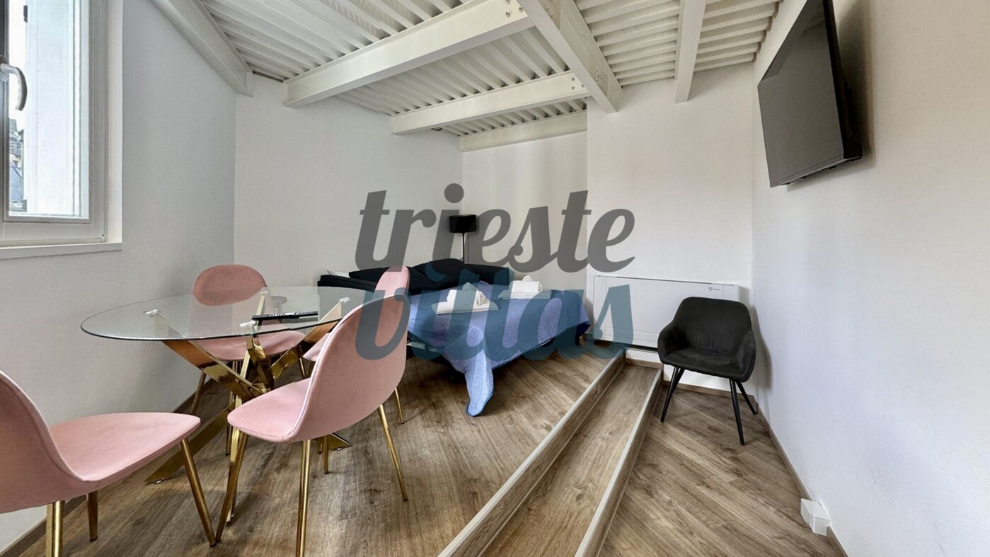 MUGGIA-FLOOR-1-LEFT-Bedroom 1