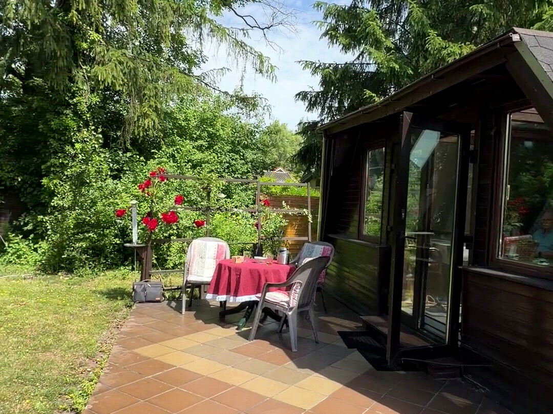 Sonnige Sitzterrasse