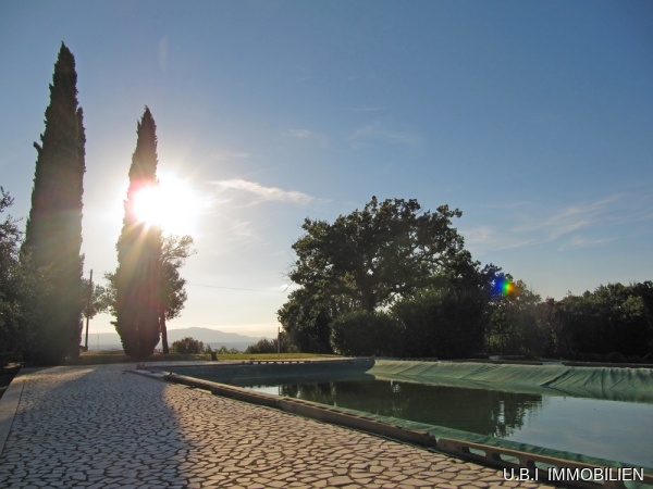 Pool mit Weitblick