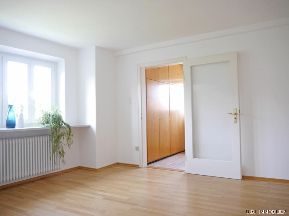 17) Schlafzimmer 1