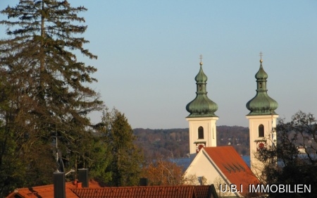 Blick zur Kirche u. See aus DG