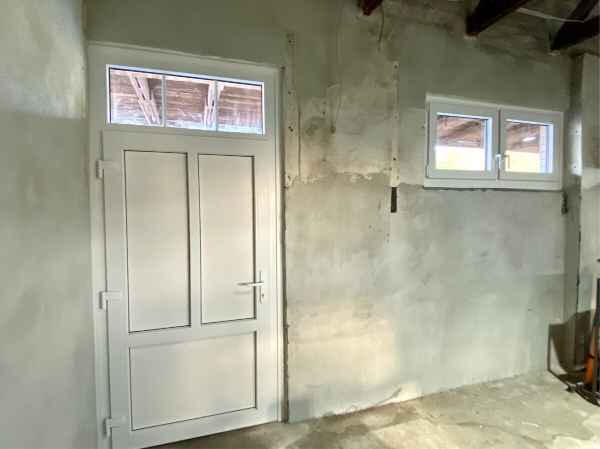 Neue Tür und Fenster