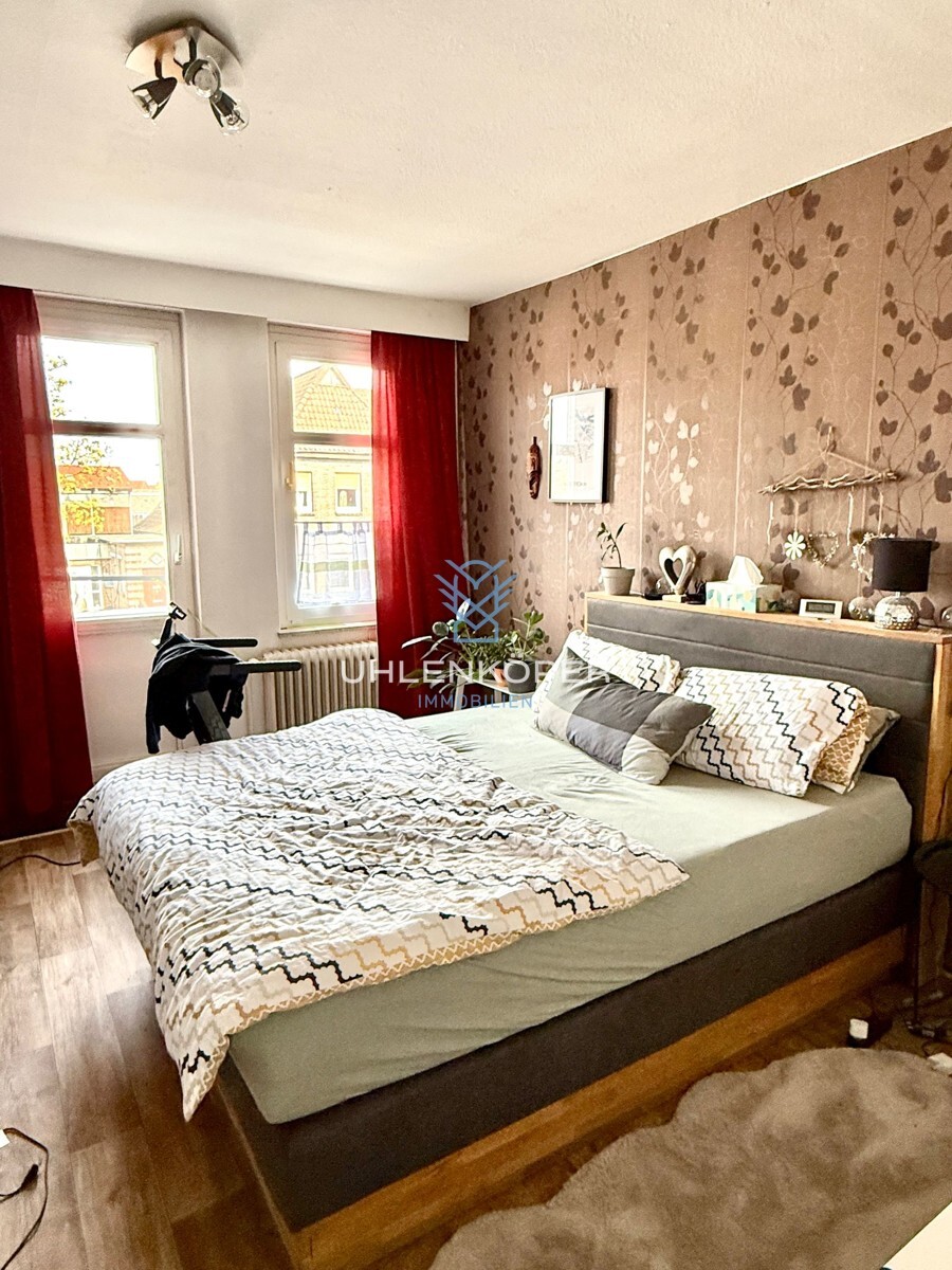 Schlafzimmer 1