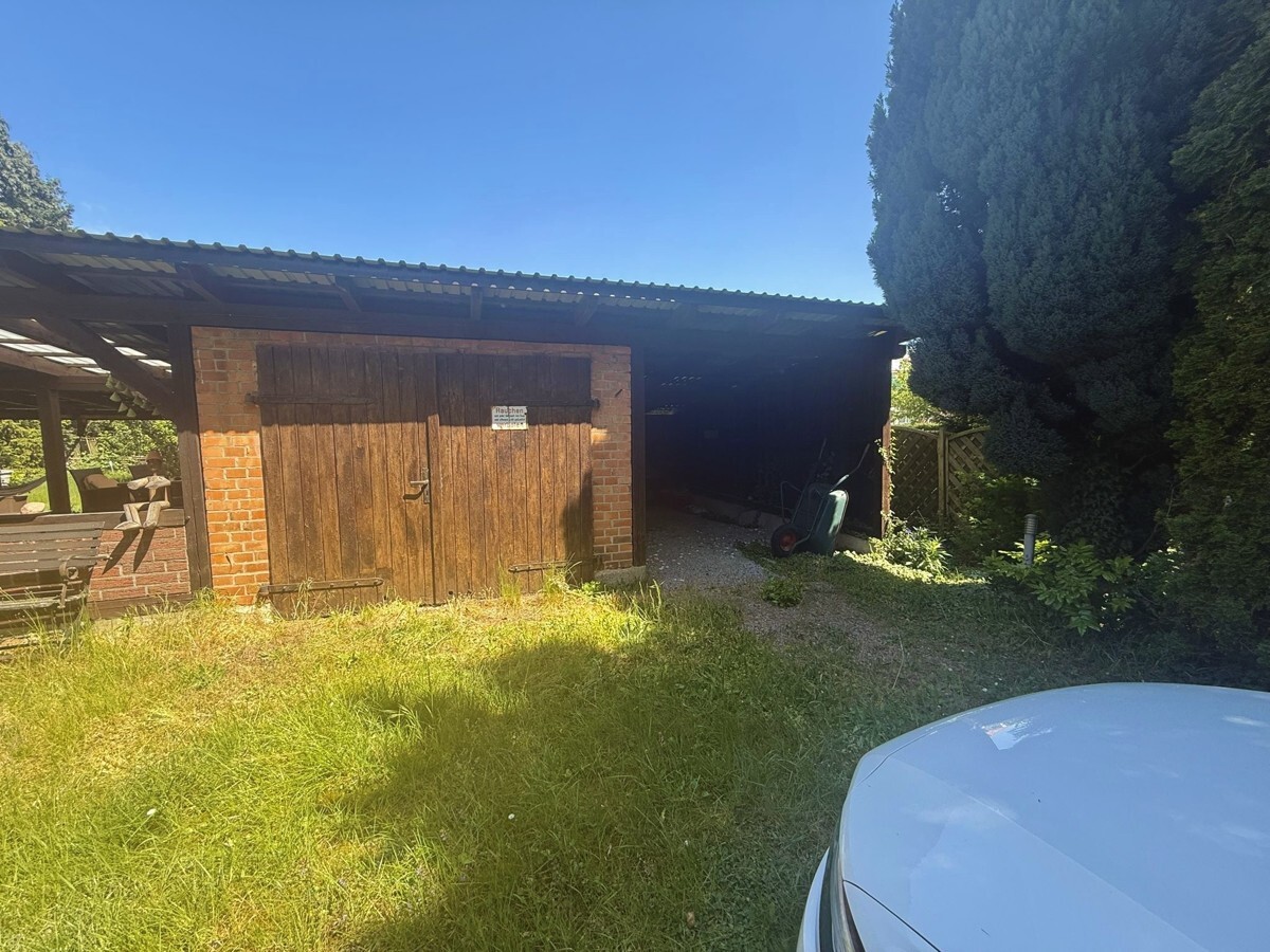 Garage/Carport