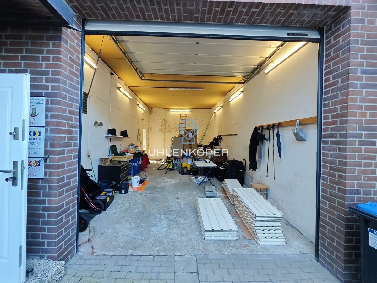 Große Garage