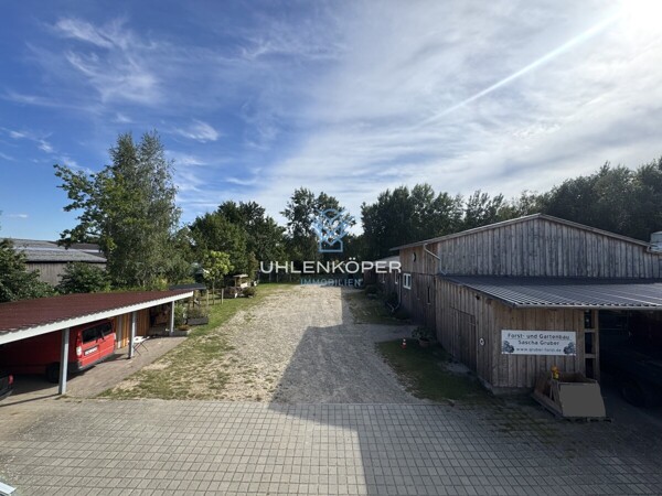 Carport Büro und Halle 2 in Übersicht