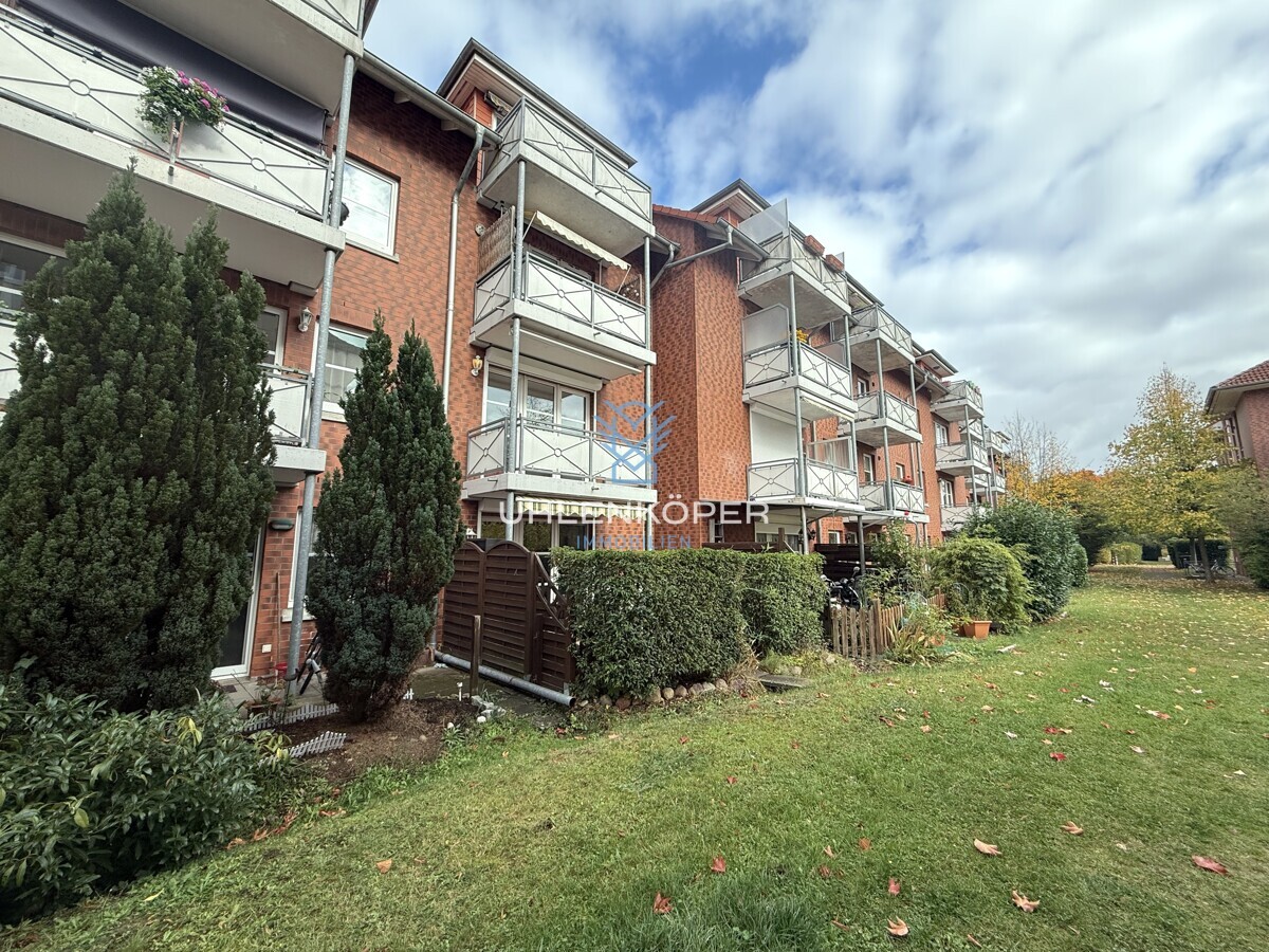 Rückseite mit Ausblick ins Grüne