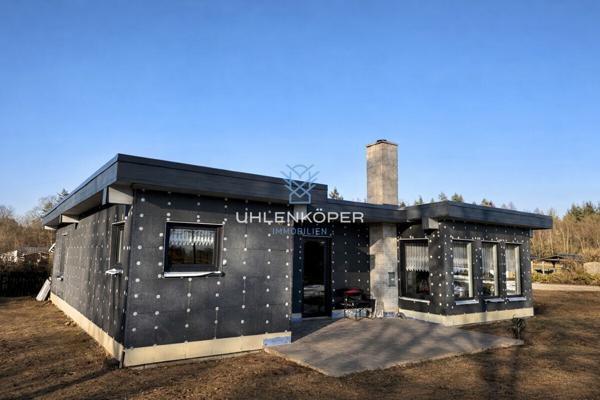 Hausbau im ländlichen Bereich am Abend