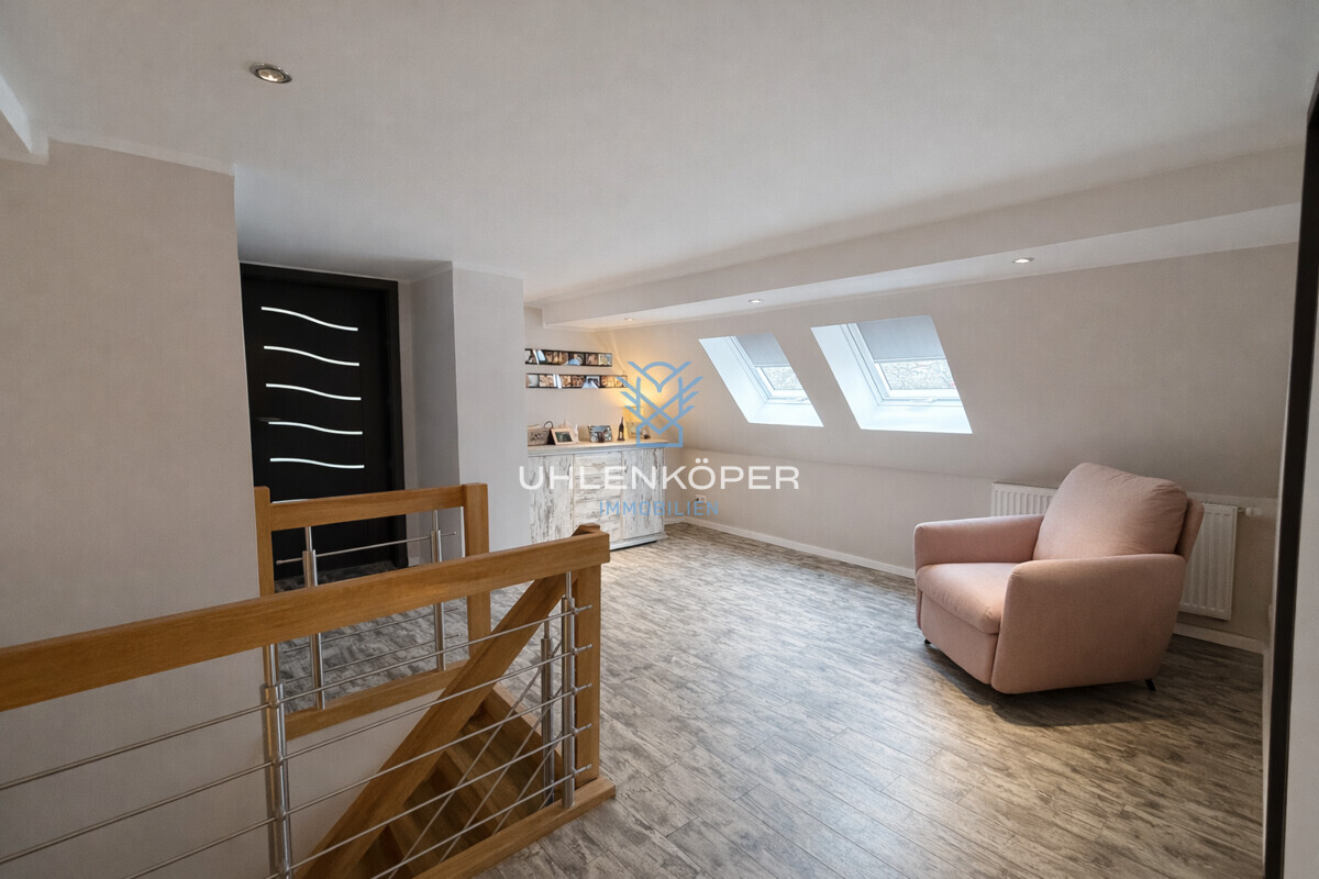 Lichtreiche Diele im Dachgeschoss