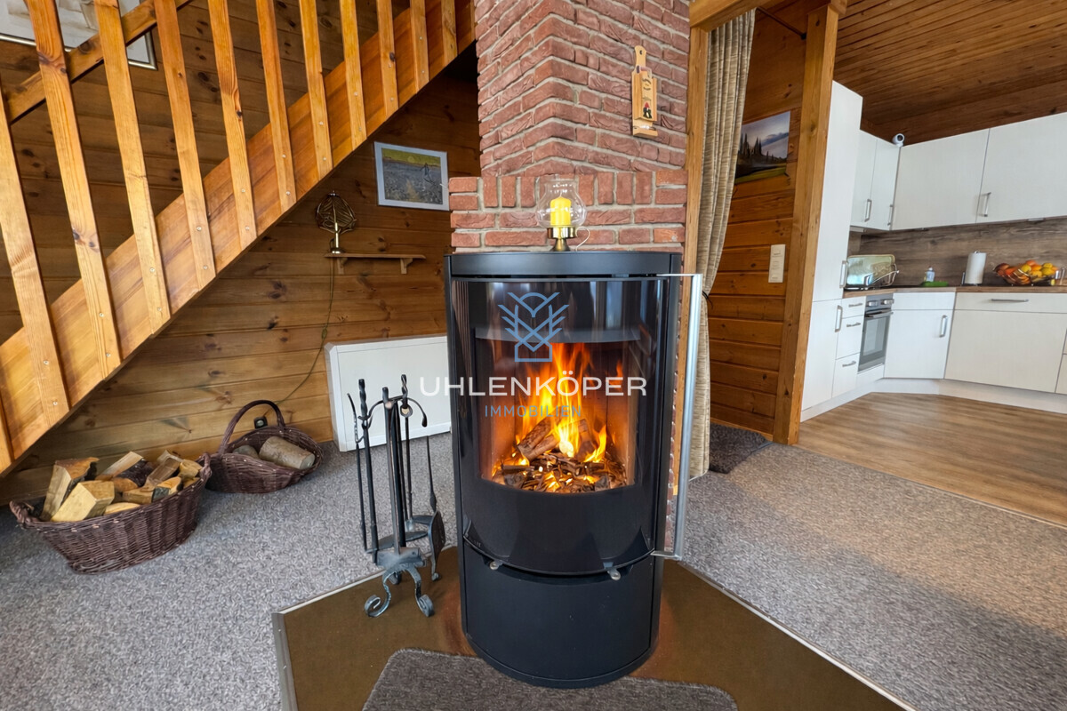 Kamin als stilvoller Mittelpunkt des Wohnbereichs