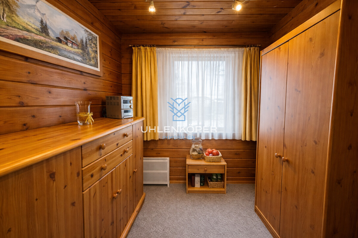 Flexibel nutzbares Kinder- oder Arbeitszimmer im Erdgeschoss