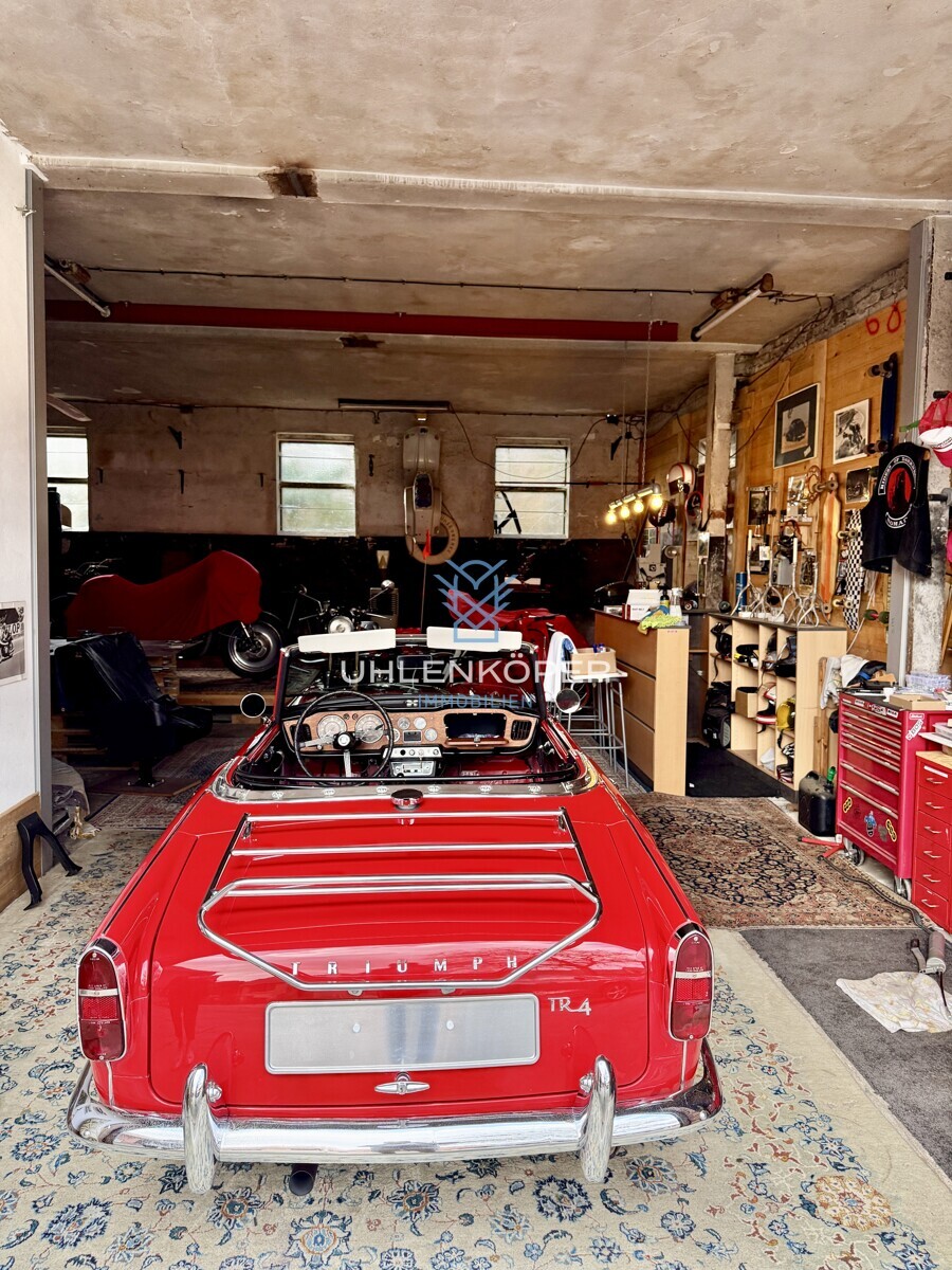 Große Garage