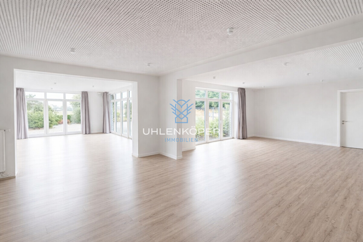 Lichtdurchfluteter Hauptbereich