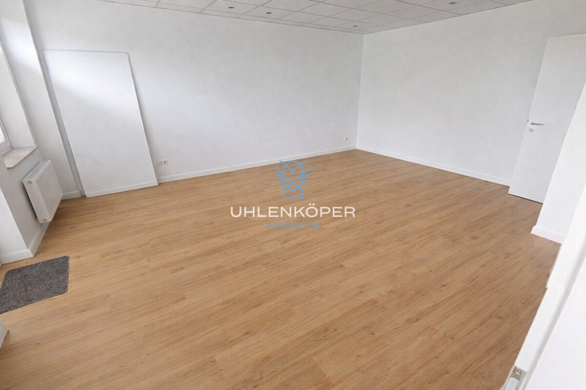 Großzügiger Büroraum