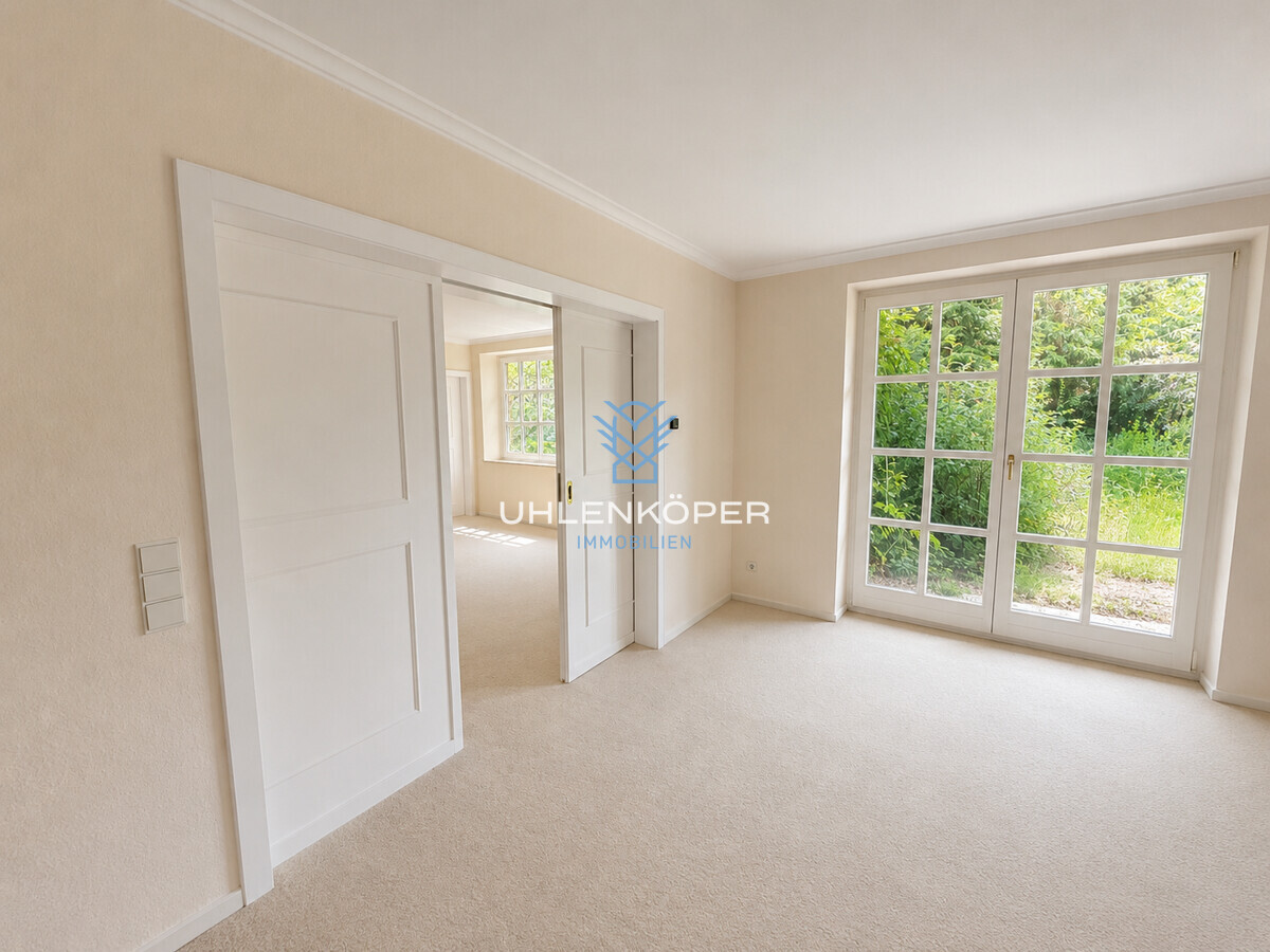 Elegante Flügeltür zum separaten Apartment