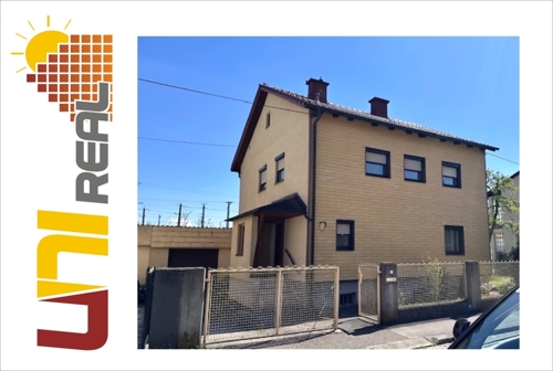 Hausansicht Straßenseite