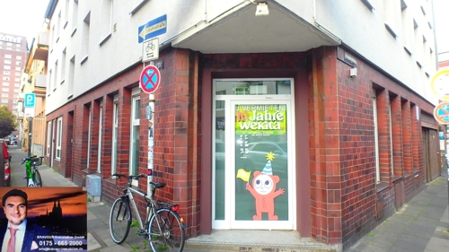 Blick auf Haupteingang