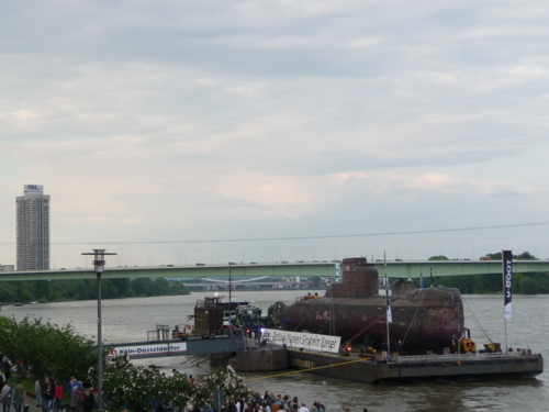 D A S UBoot vor dem Colonia-Haus