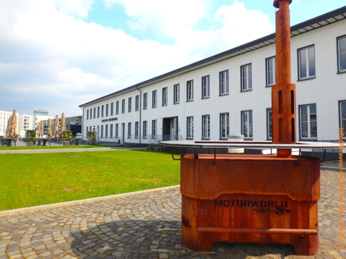 Blick Richtung Links - Steak-House