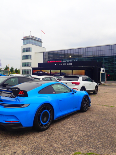 Blick auf Showroom - Tower Li