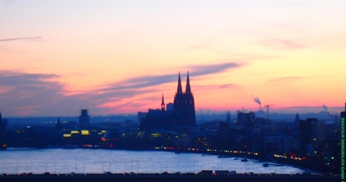 Blick auf den Dom im Abendlicht - 2023