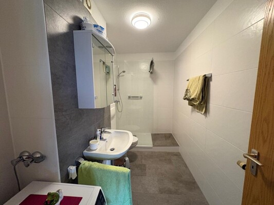 Modernes Badezimmer