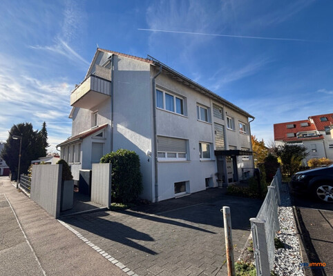 Hausansicht mit Eingang 