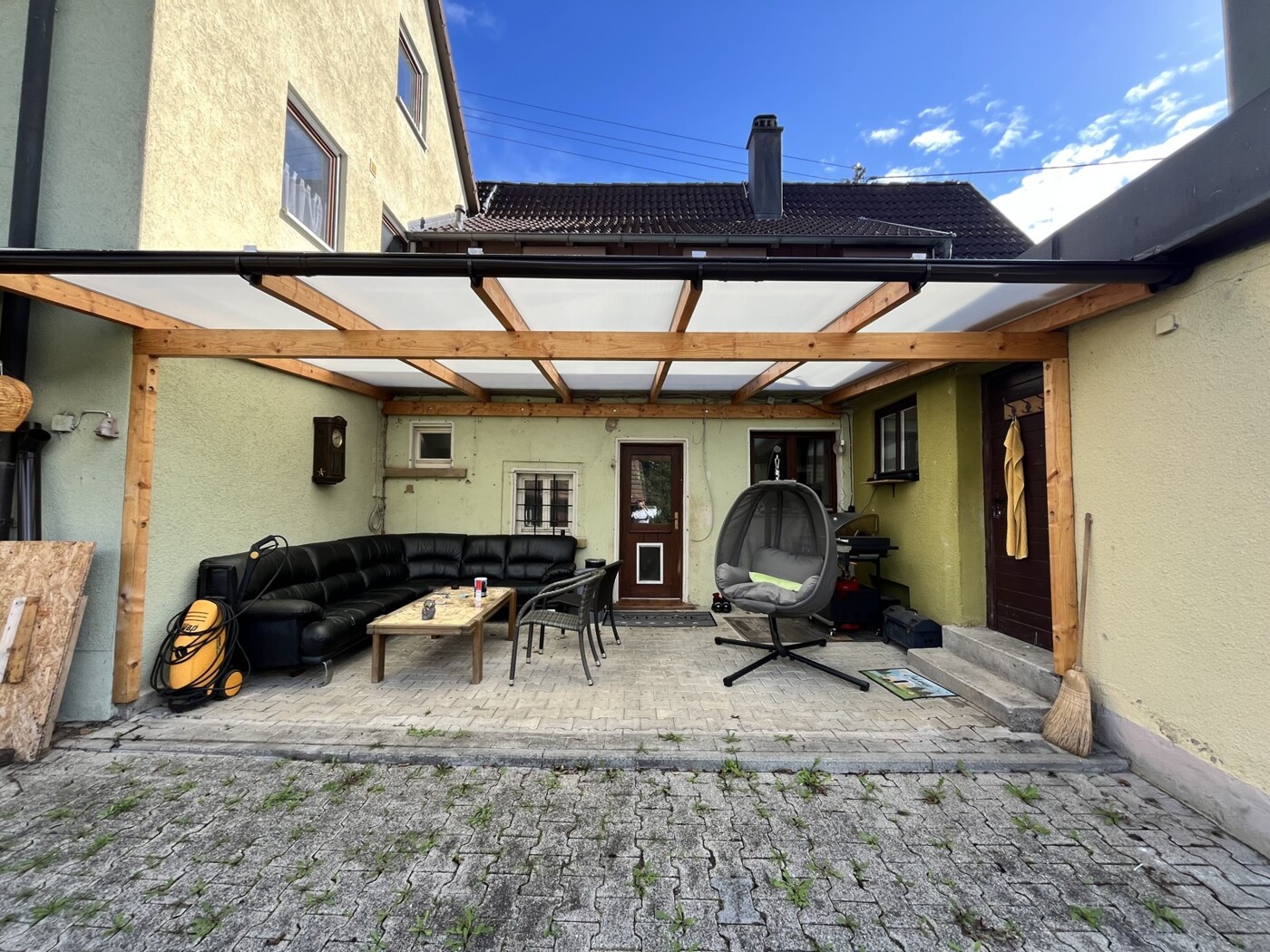 überdachte Terrasse