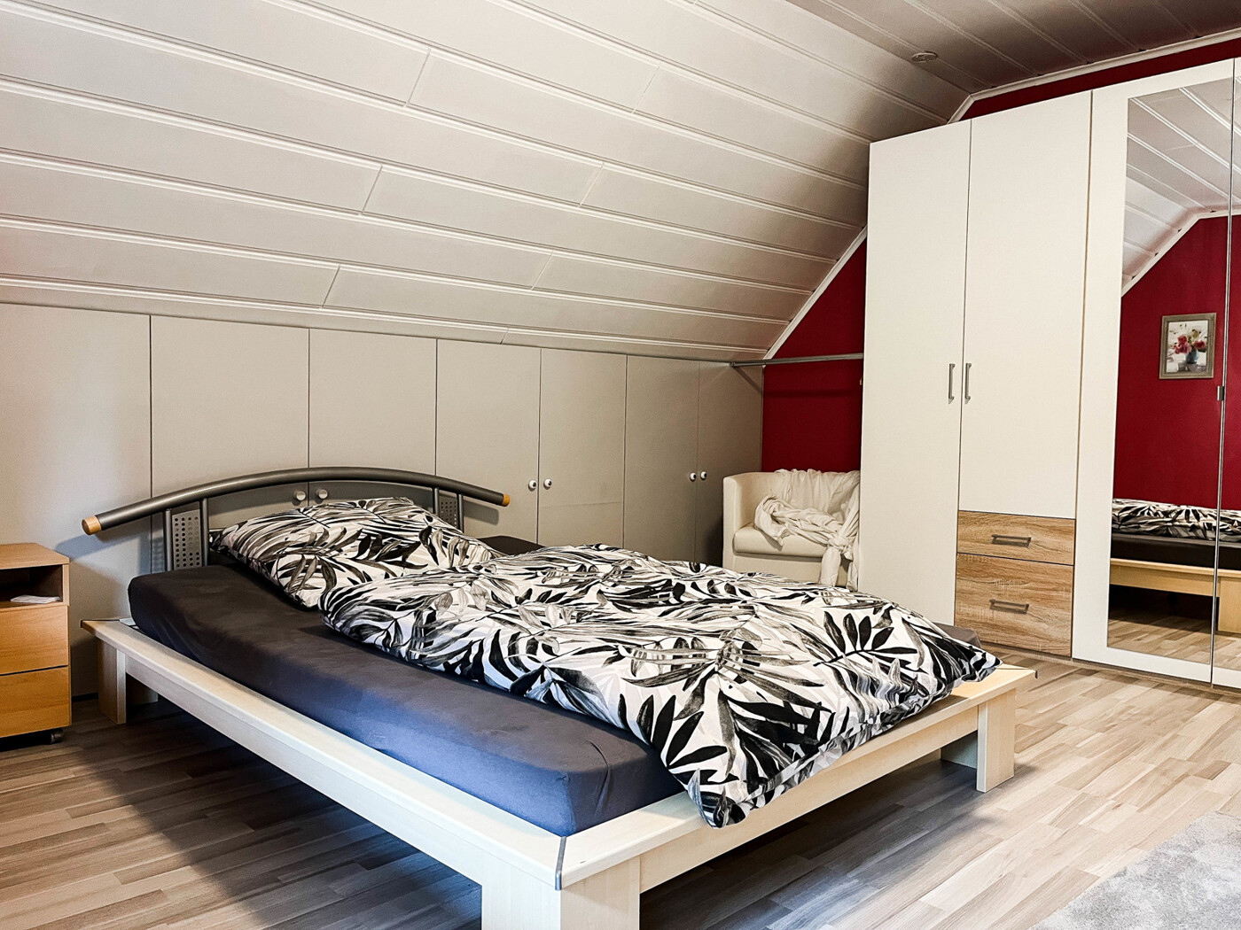 Schlafzimmer 1 DG