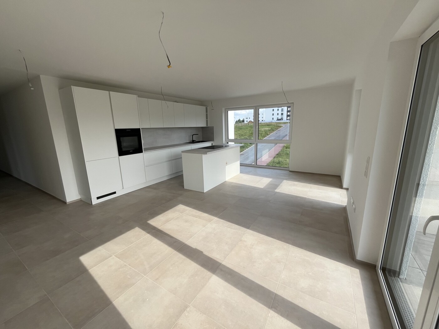 Wohn-und Essbereich mit Küche