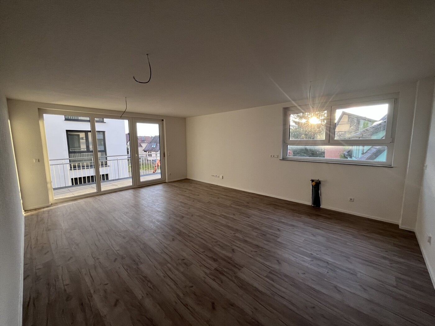 Wohn-und Essbereich mit Küche