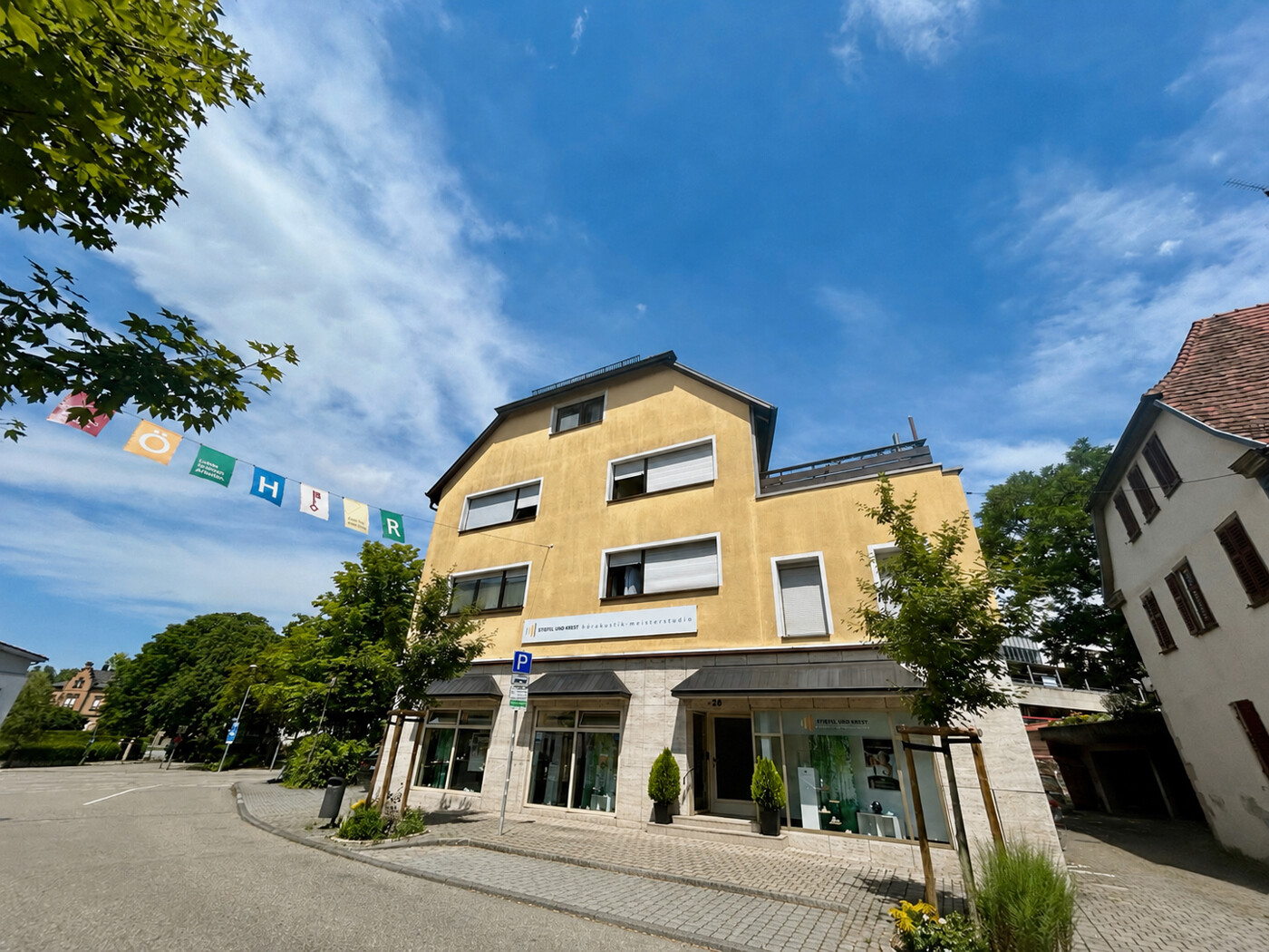 Wohn- und Geschäftshaus mit Gewerbefläche und Wohnungen in zentraler Lage in Öhringen
