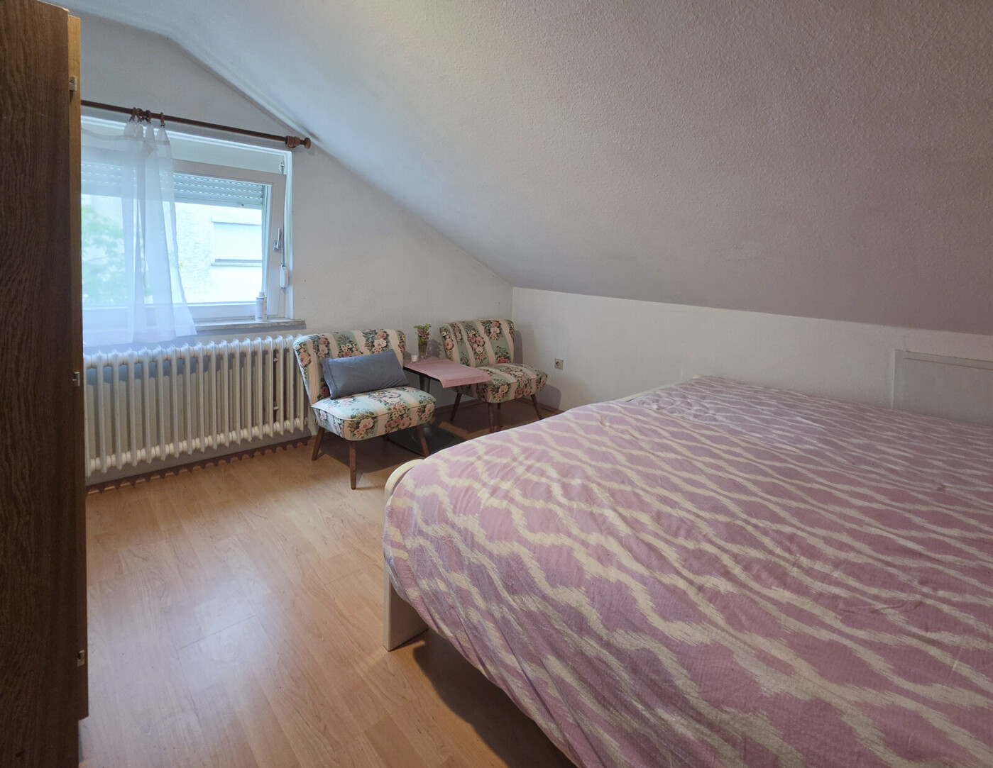 Schlafzimmer DG