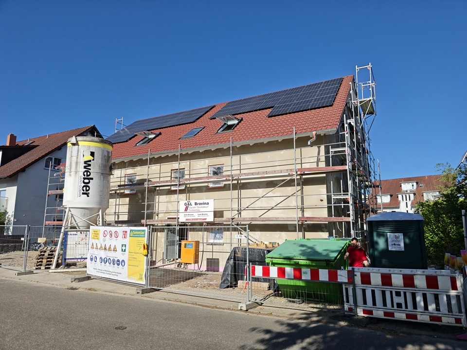 Moderne Terrassenwohnung mit Einbauküche - Foto 3