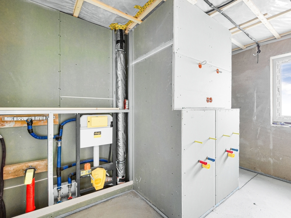 Neubauwohnung mit Einbauküche und Wohnraum im Speicher - Foto 1