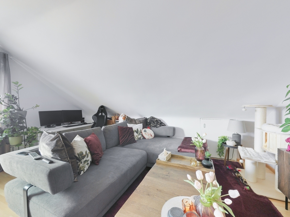 Zentrale Wohnung mit Einbauküche und Klima - Foto 1