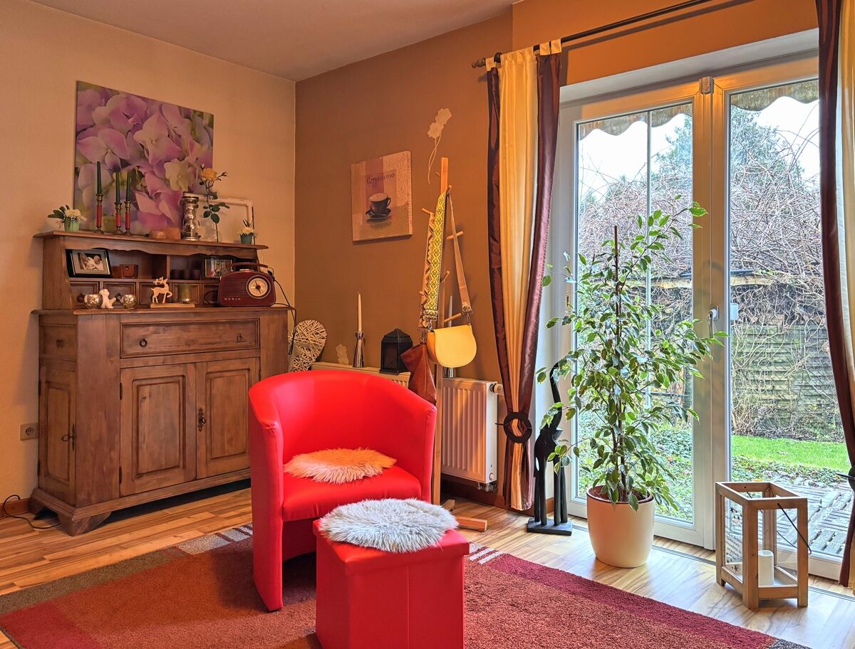 EG_Durchgangszimmer mit Treppe