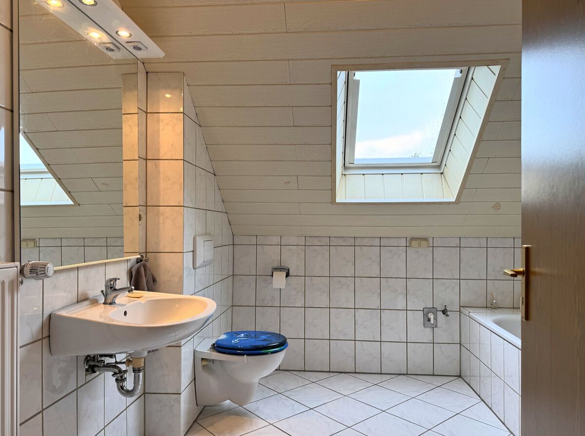Badezimmer_Dachgeschoss 
