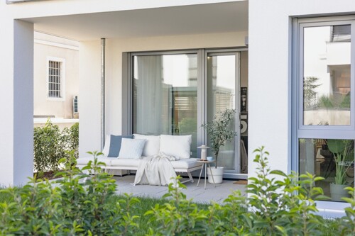 Gartenansicht mit Terrasse 