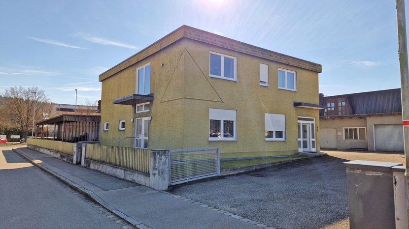 Gewerbeobjekt mit Wohnhaus, Büro-, Produktions- und Lagerflächen