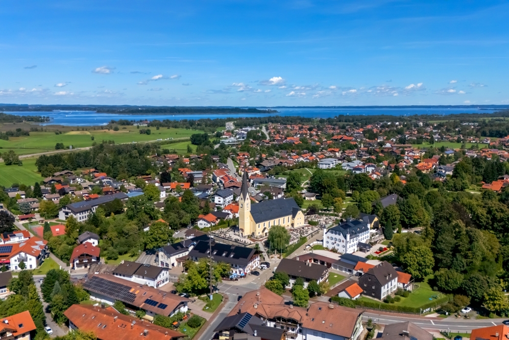 Baugrundstück im Herzen von Bernau a. Chiemsee für ein Doppelhaus und zwei Einfamilienhäuser auf 2.848 m²