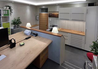 Exklusiv ausgestattetes Büro