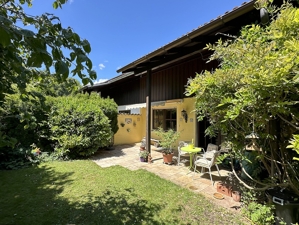 Impressionen vom Garten und der sonnigen Terrasse (Ausrichtung Süd-West)