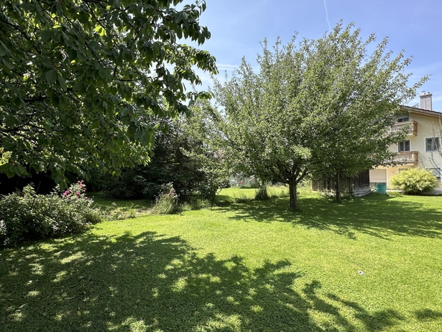 Baugrundstück in zentraler Ortslage für Einfamilien- oder Zweifamilienhaus