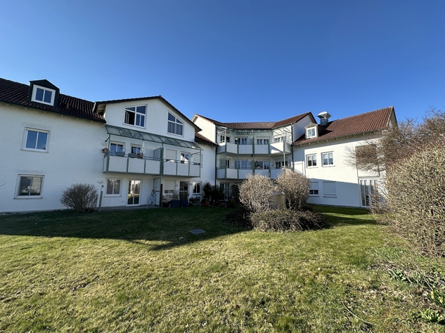 Leerstehende Wohnung mit Tiefgaragenstellplatz