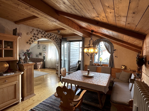 Dachgeschosswohnung mit Südbalkon – Großzügig wohnen in Neubeuern