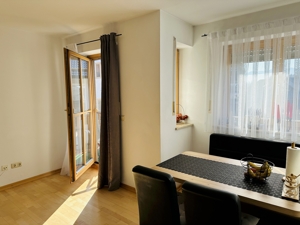 Essbereich im Wohnzimmer (kleiner Erker)