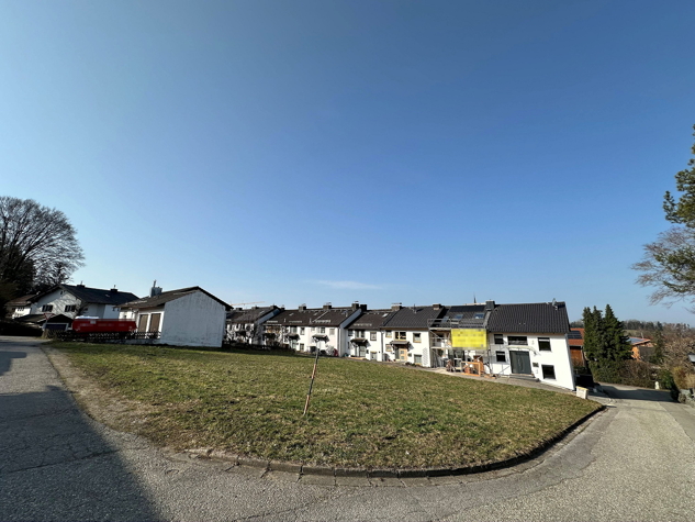 Baugrundstück in attraktiver Lage - Genehmigter Bauplan bereits vorhanden