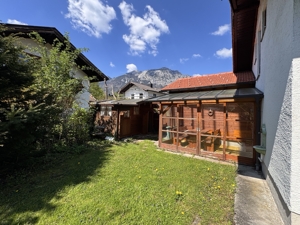 Westseite mit Hütte