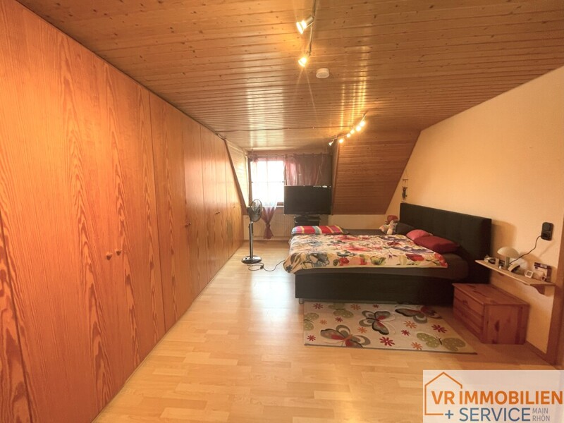 Schlafzimmer DG